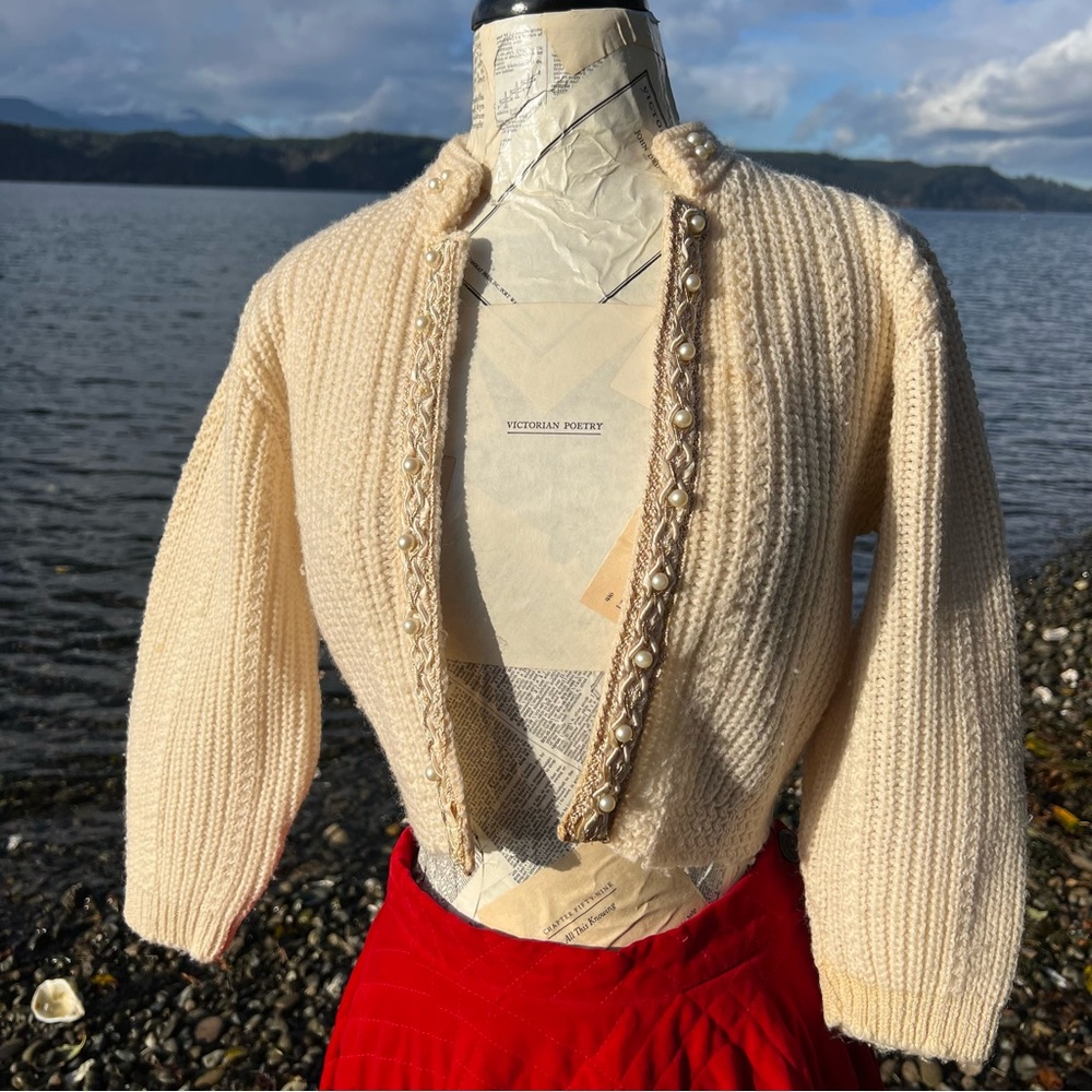 Eva’s Antique Cropped Woolen Cardigan